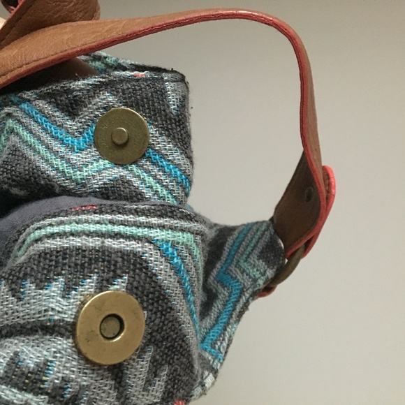 American Eagle Hobo Bag - Picture 4 of 6